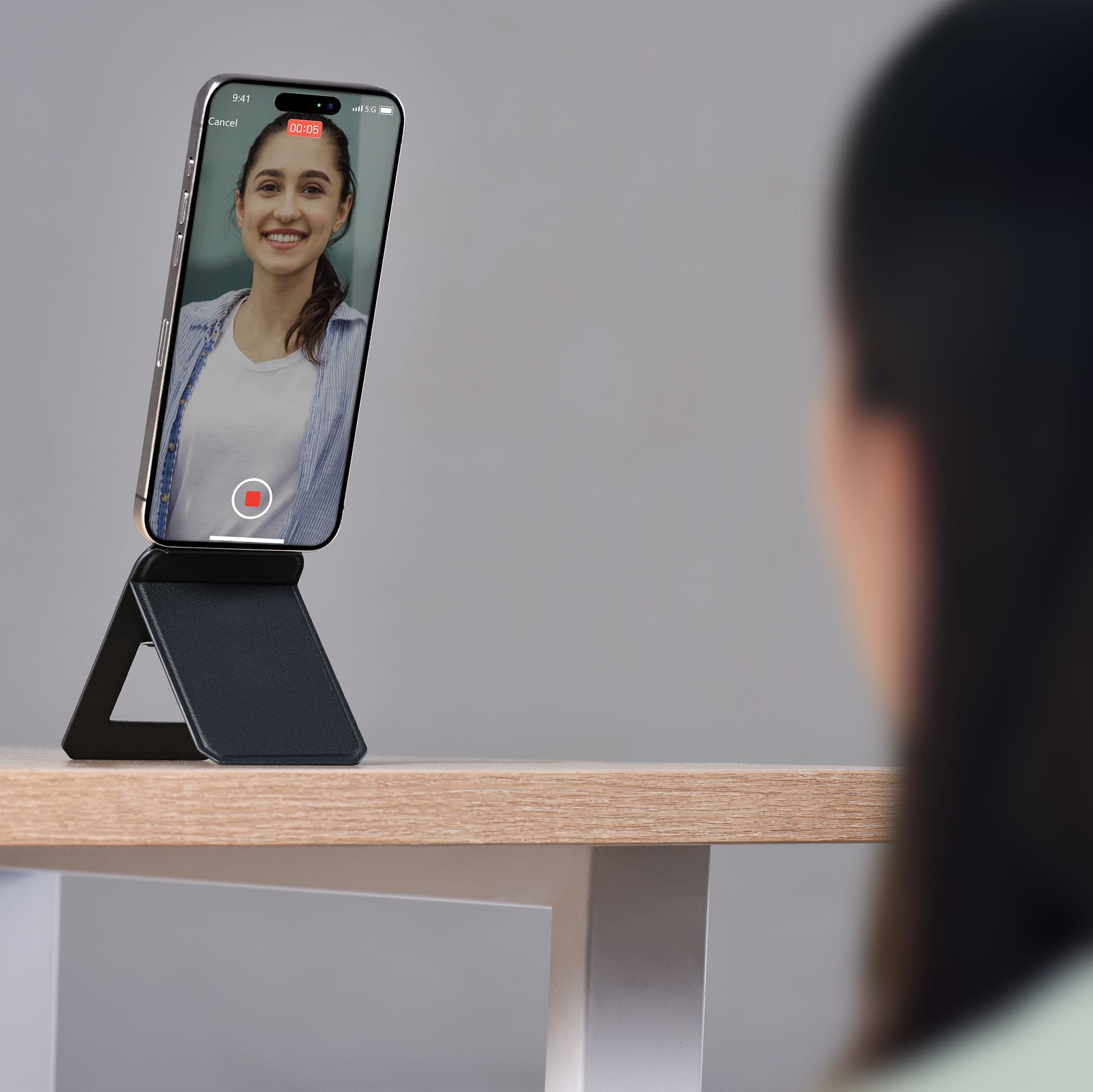 SOLARIS Magnetic Tripod Card Holder - custom logo thumbnail 2